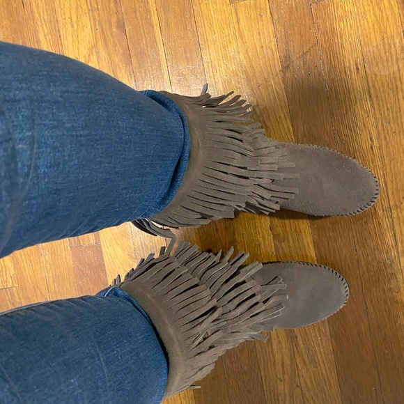 Minnetonka boots - Picture 2 of 5